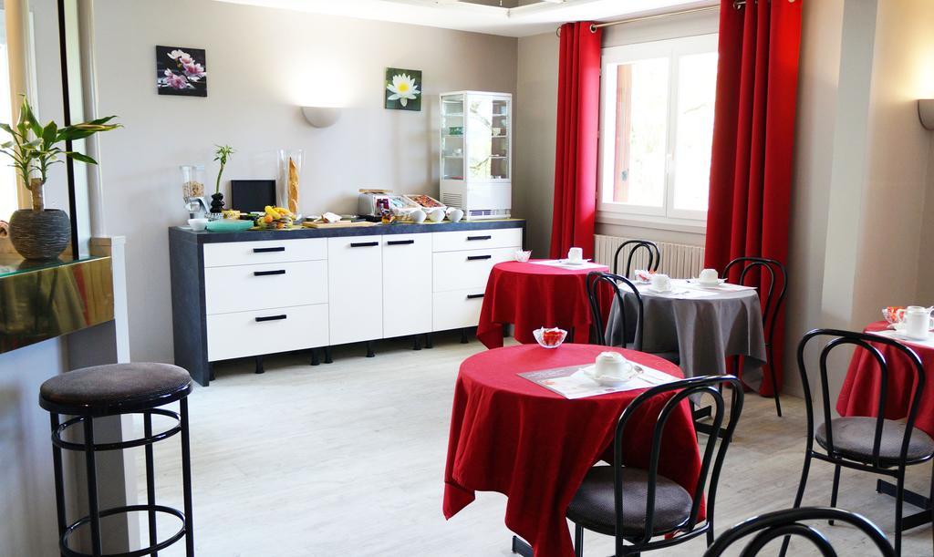 Hotel Robinson Auch Eksteriør bilde
