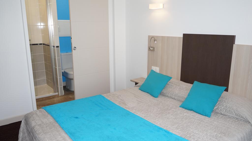 Hotel Robinson Auch Eksteriør bilde
