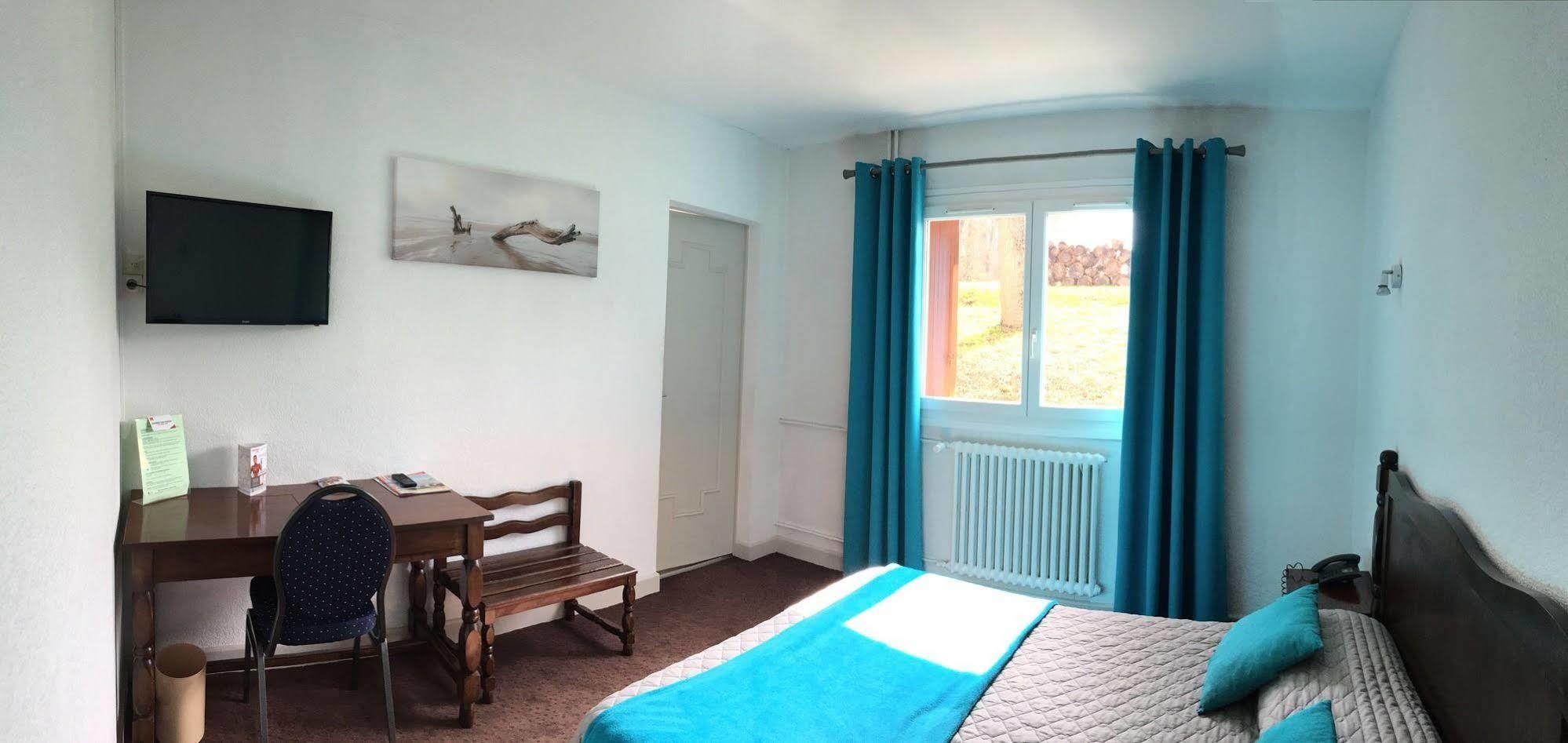Hotel Robinson Auch Eksteriør bilde