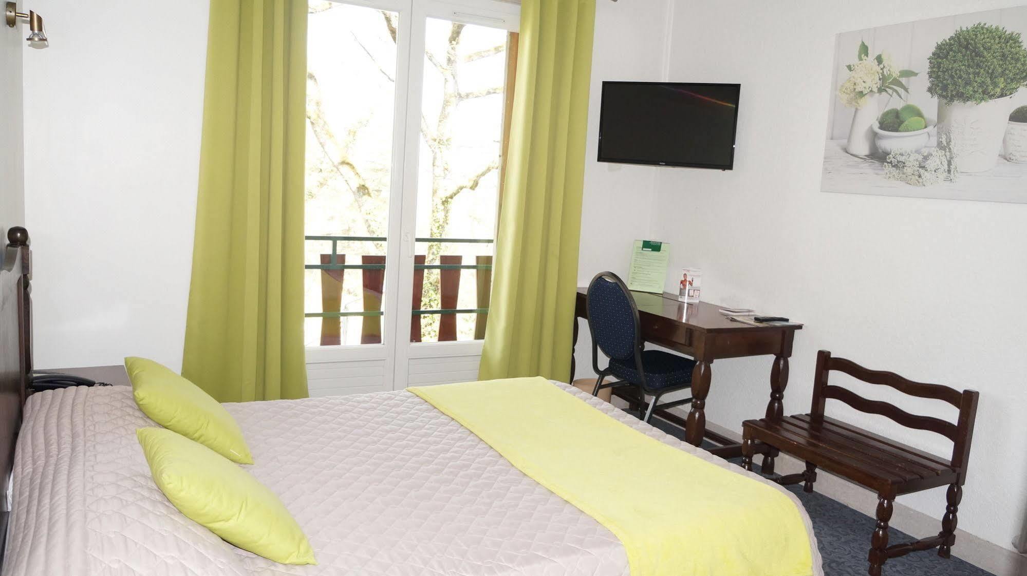 Hotel Robinson Auch Eksteriør bilde