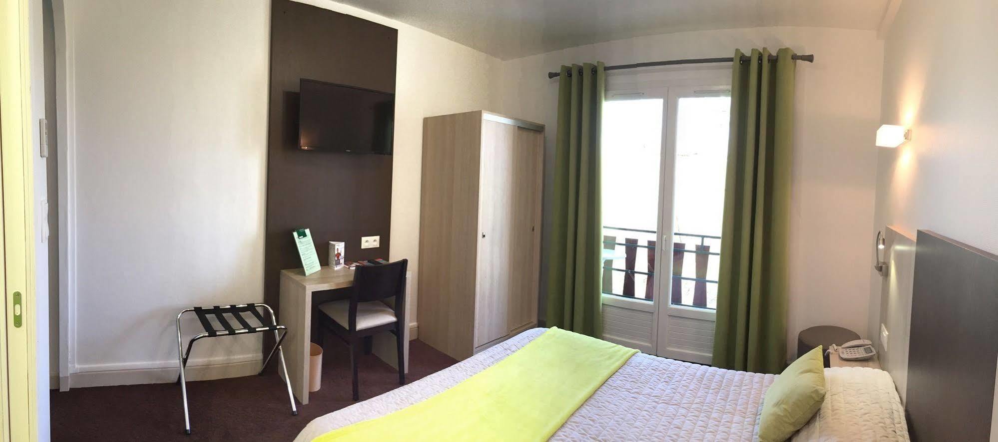 Hotel Robinson Auch Eksteriør bilde